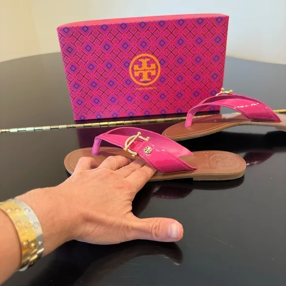 Luxury Minimalist Summer Beach Tory Burch Patent Leather Sandal/Shoe