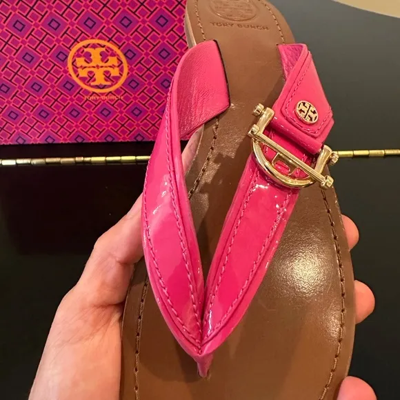 Luxury Minimalist Summer Beach Tory Burch Patent Leather Sandal/Shoe