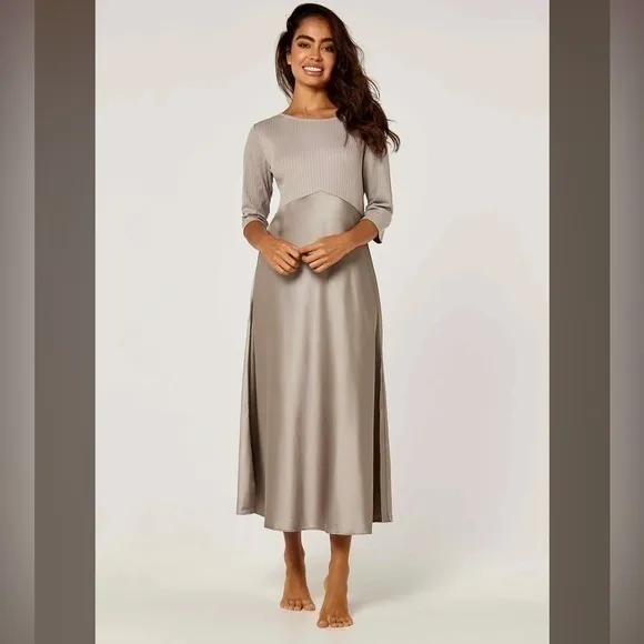 Luxury Satin   Knit Silver Maxi Nightgown l Small l Bridal/Honeymoon Lingerie