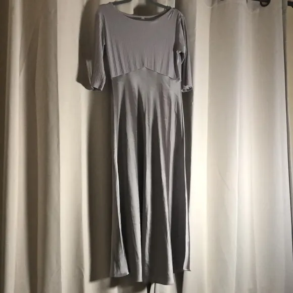 Luxury Satin   Knit Silver Maxi Nightgown l Small l Bridal/Honeymoon Lingerie