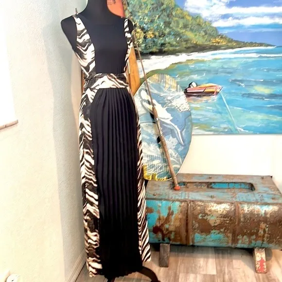 Luz, Luxury Clothier, Made in Mexico, Absolute Gorgeous, High Side Slits, Unique
