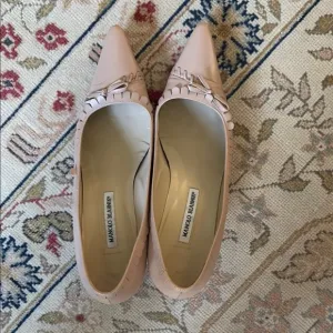 Manolo Blahnik nude kitten heel pumps