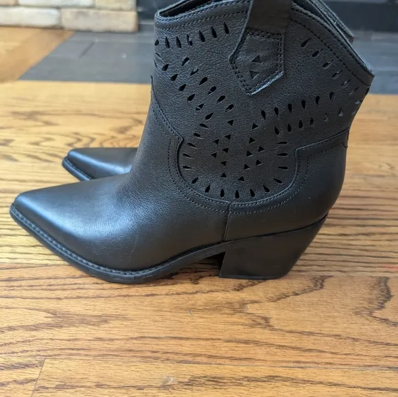 Marc Fisher Elyma Perferated Western Bootie