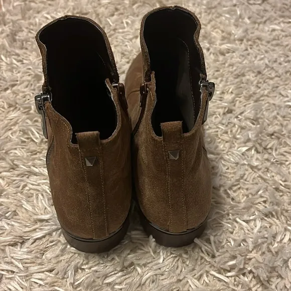 Marc Fisher Rail Casual Ankle Boots Womens Size 9.5 Brown Nubuck Leather Zip