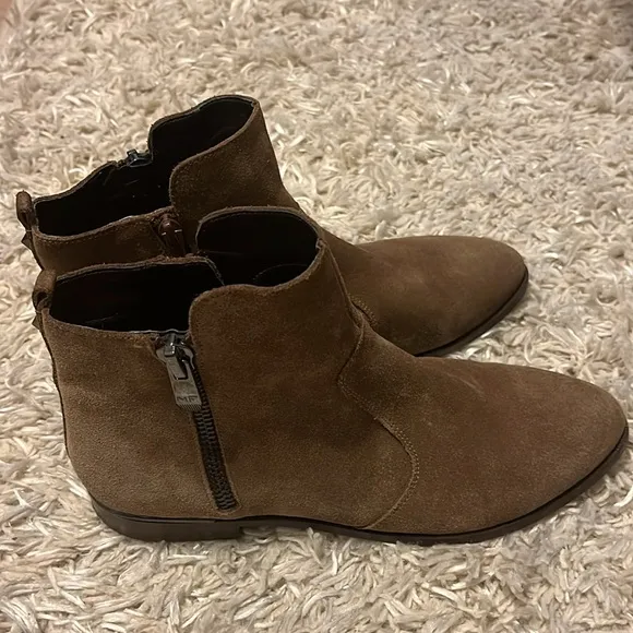 Marc Fisher Rail Casual Ankle Boots Womens Size 9.5 Brown Nubuck Leather Zip