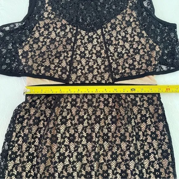 Marc Jacobs Dahlia Luxury Lace Overlay Sleeveless Cocktail Dress Black and Cream
