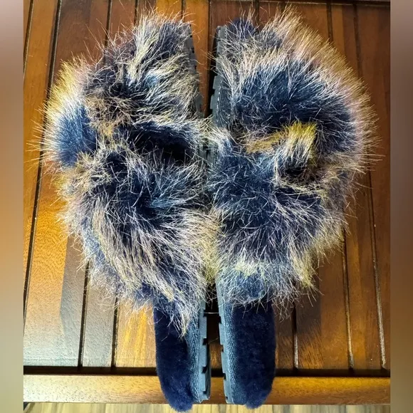 Mayberry Sheepskin Fur Slide Slippers by EMU