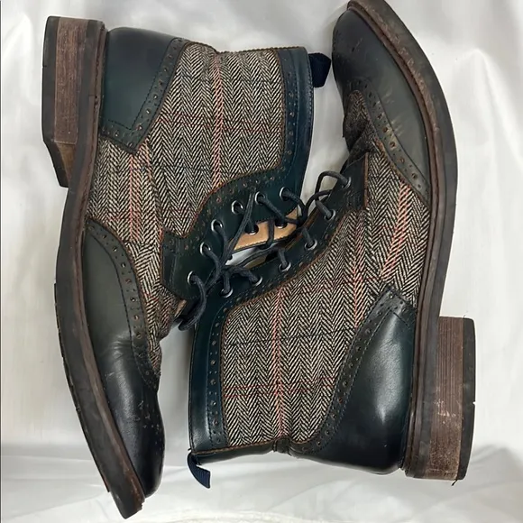 Men’s Ankle Boots, size 11.