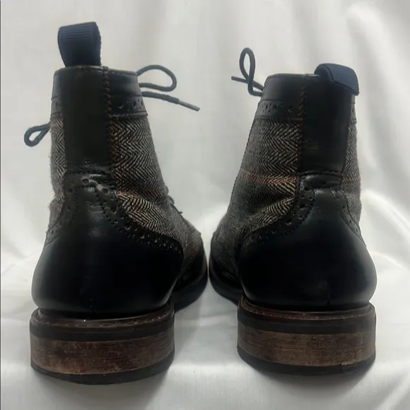 Men’s Ankle Boots, size 11.