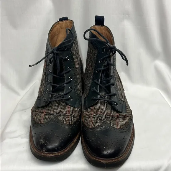 Men’s Ankle Boots, size 11.