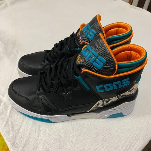 Men's Black and Blue Sneakers. Gently used. Size 10.5 men’s