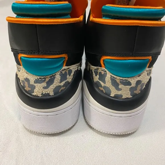 Men's Black and Blue Sneakers. Gently used. Size 10.5 men’s