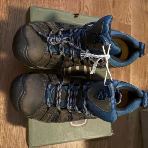 Men’s Blue and Black Hiking Shoes