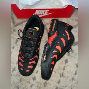 men’s Nike AirMax Plus Drift - Crimson and Black
