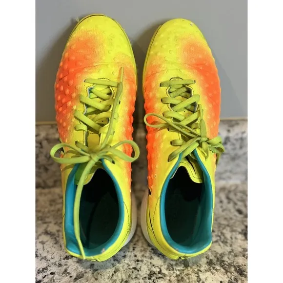 Men's Nike Magista Onda II SZ 10.5 Indoor Soccer Shoes - Used