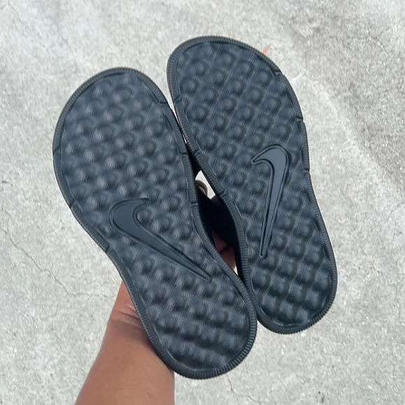 MENS NIKE ULTRAS COMFORTSTHONGS TRIPLE BLACKS WHITES FOOTBEDS