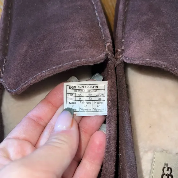 Men’s UGG slippers size 10