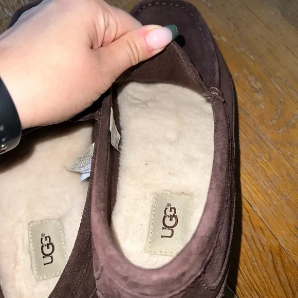 Men’s UGG slippers size 10