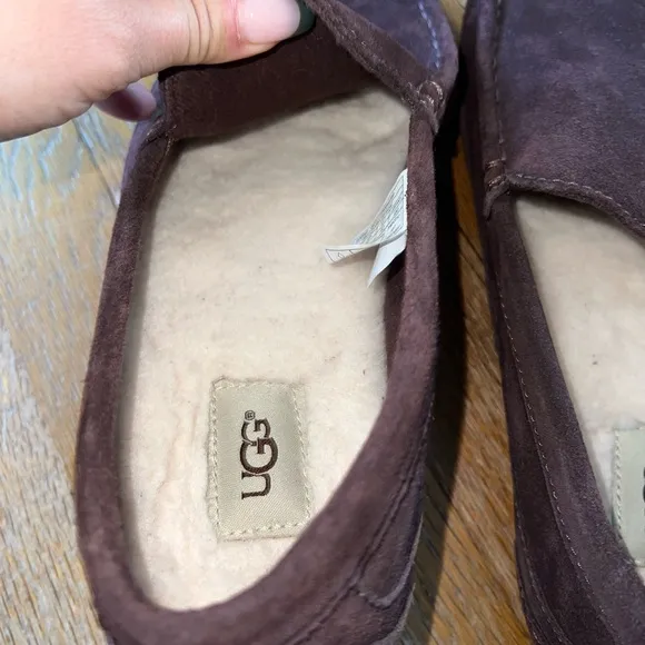 Men’s UGG slippers size 10