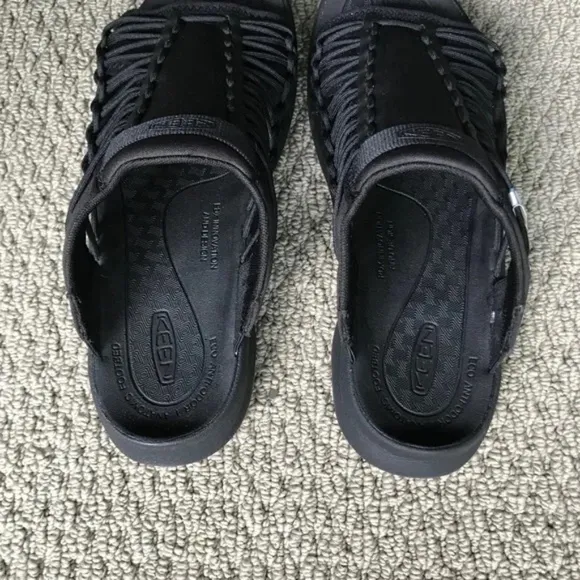 Men's / Unisex KEEN UNEEK SNK Slide On Slippers In Black/Black