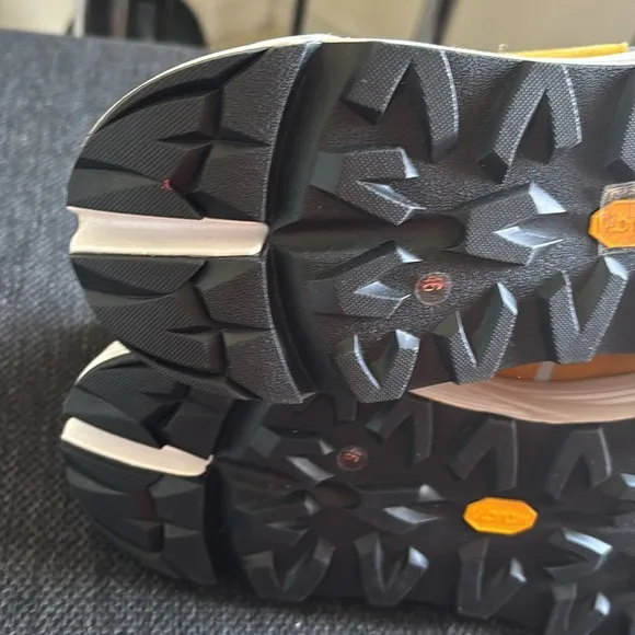 Men's Yellow Sneakers