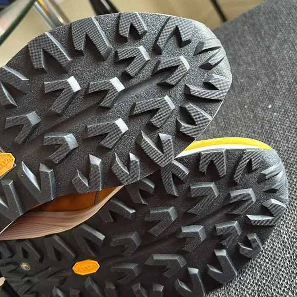 Men's Yellow Sneakers