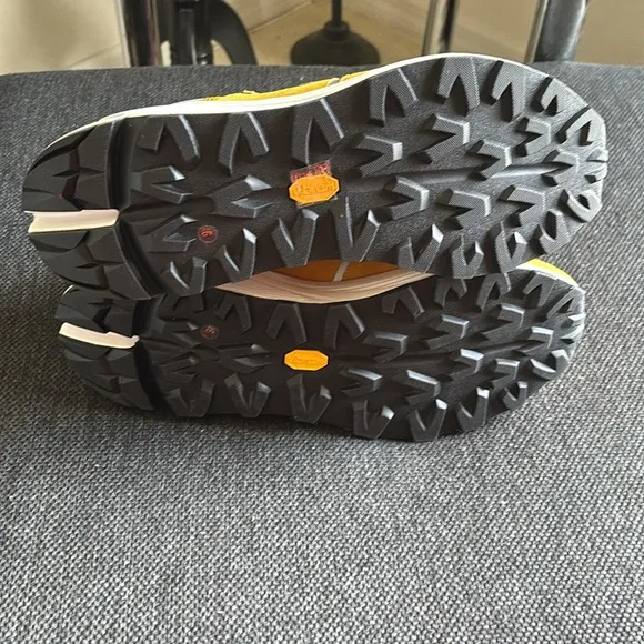 Men's Yellow Sneakers