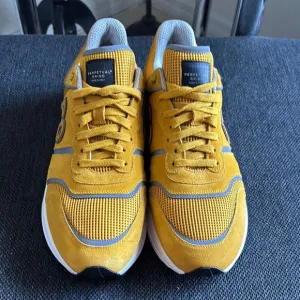 Men's Yellow Sneakers