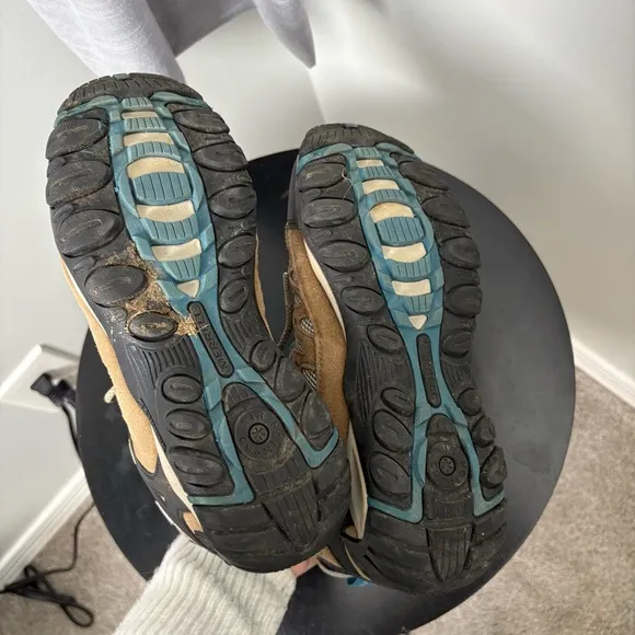 Merrell Accentor Mid Hiking Shoes