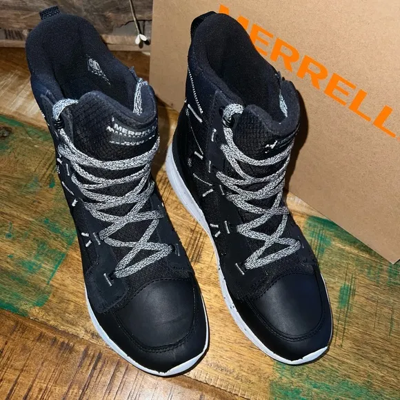 Merrell Bravada 2 Thermo Boot. Black/white. Size 9. NWT NIB