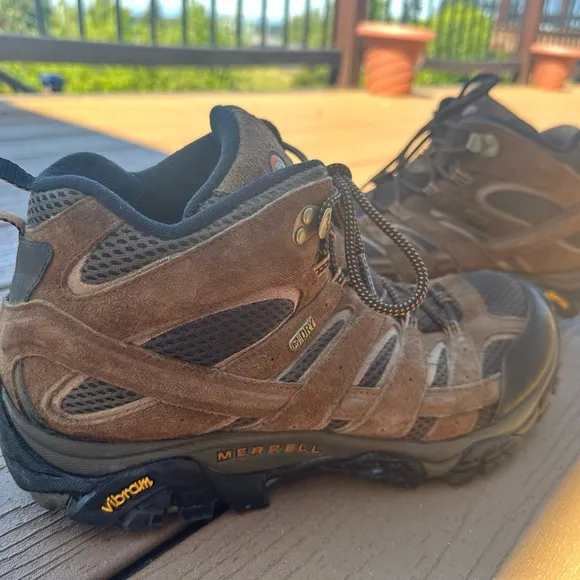 Merrell Men's Moab 3 Mid Waterproof Hiking Boots size 13 color earth