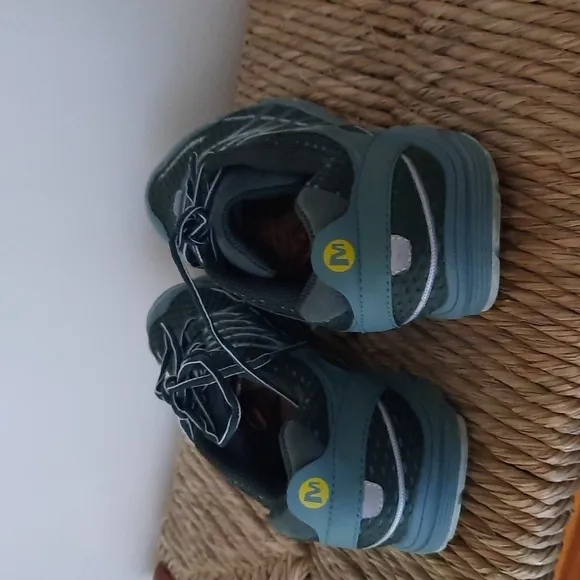 Merrell sneakers 👟