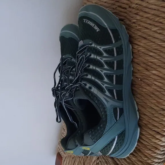 Merrell sneakers 👟