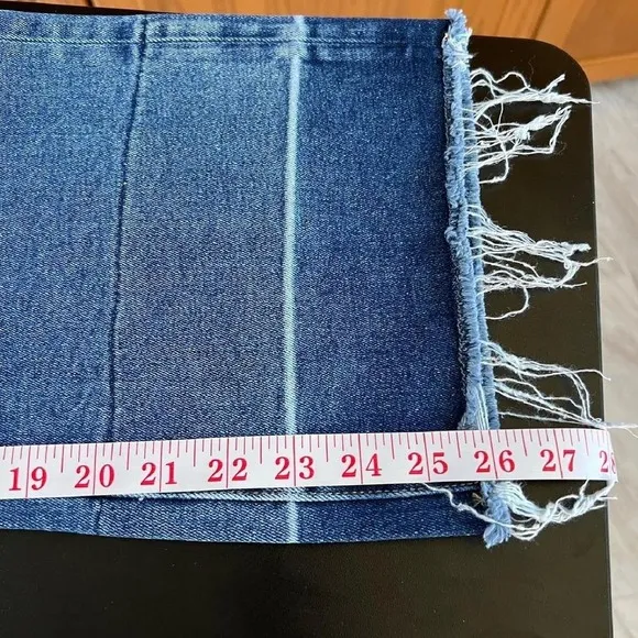 Mica Denim High-Rise Straight Crop Frayed Hem Jeans Dark Wash Size 28