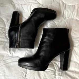 Michael Kors Black Leather Ankle Boots 9