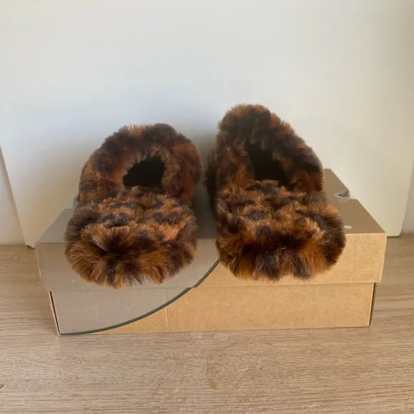 Michael Kors Leopard Faux Fur Women Slippers - SZ 10