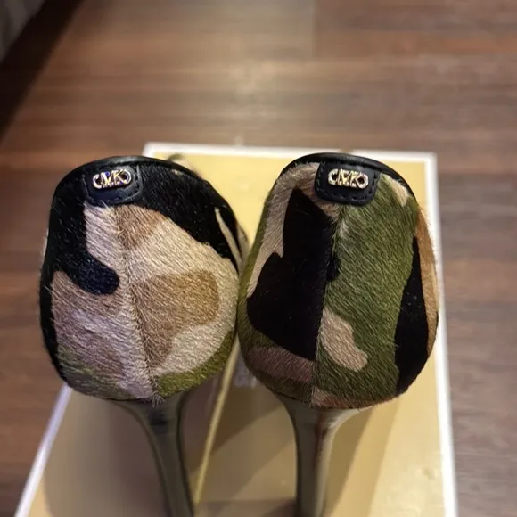 Michael Kors NWT Amara Camouflage print calf hair Women's Pump.