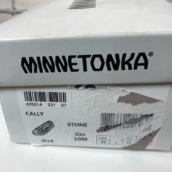 Minnetonka Leather Moccasin Cally Stone Size 10 Faux Fur Lining Slippers Moc NEW
