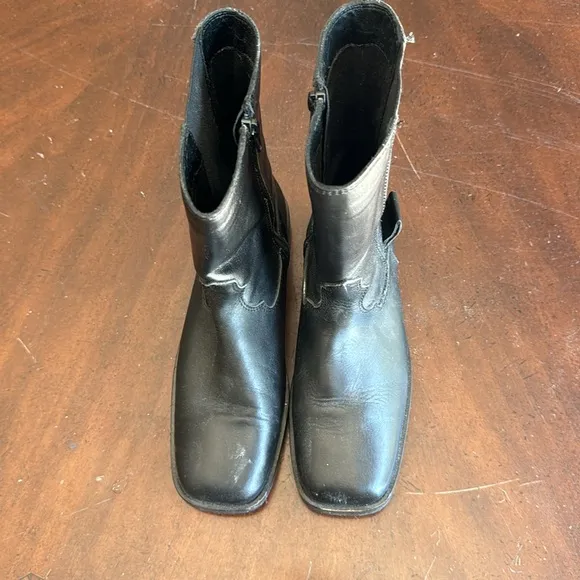 ⚡️MOVING SALE ⚡️ Zara leather square toe ankle boots ⚡️MOVING SALE ⚡️