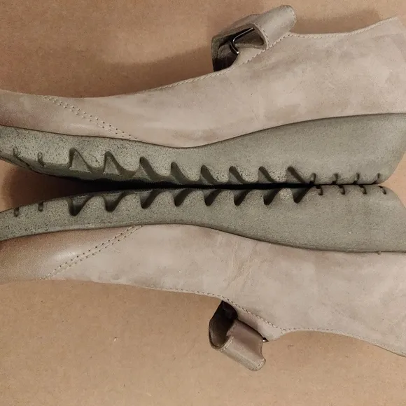 Munro Suede Leather Tan Mary Jane Walking Wedge Sz 7.5