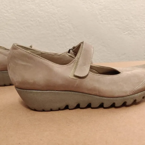 Munro Suede Leather Tan Mary Jane Walking Wedge Sz 7.5
