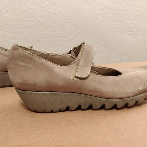 Munro Suede Leather Tan Mary Jane Walking Wedge Sz 7.5