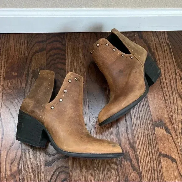 Musse &amp; Cloud Aster Ankle Boots Booties Brown Leather Women’s size 10 Studs $105
