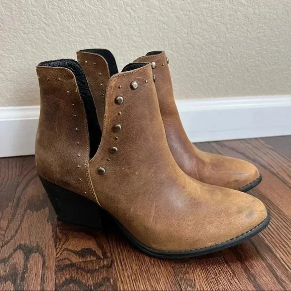 Musse &amp; Cloud Aster Ankle Boots Booties Brown Leather Women’s size 10 Studs $105
