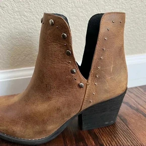 Musse &amp; Cloud Aster Ankle Boots Booties Brown Leather Women’s size 10 Studs $105