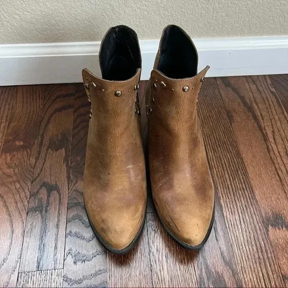 Musse &amp; Cloud Aster Ankle Boots Booties Brown Leather Women’s size 10 Studs $105