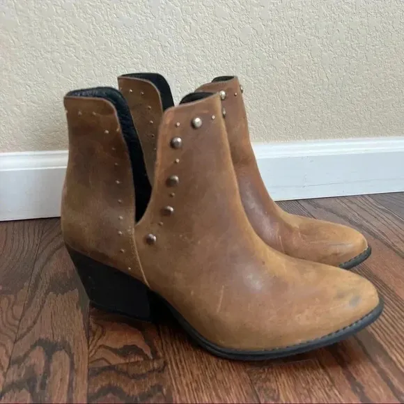 Musse &amp; Cloud Aster Ankle Boots Booties Brown Leather Women’s size 10 Studs $105