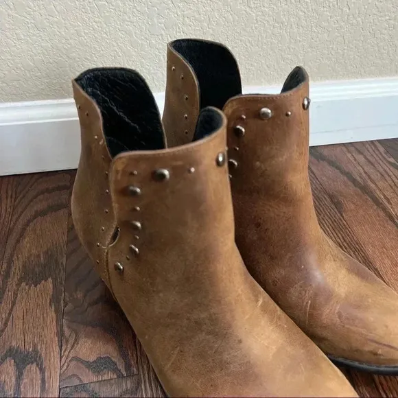 Musse &amp; Cloud Aster Ankle Boots Booties Brown Leather Women’s size 10 Studs $105