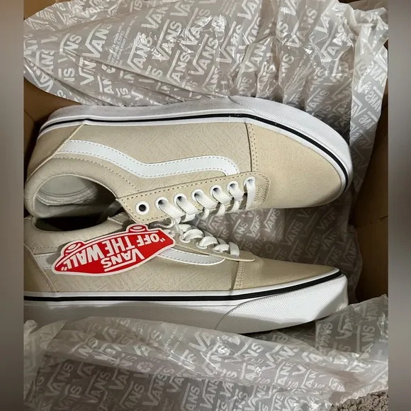 MWT Vans Men's Cream Sneakers