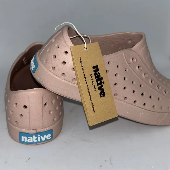 Native Kids Jefferson Bloom chameleon, pink speckles, United States child 12 NWT